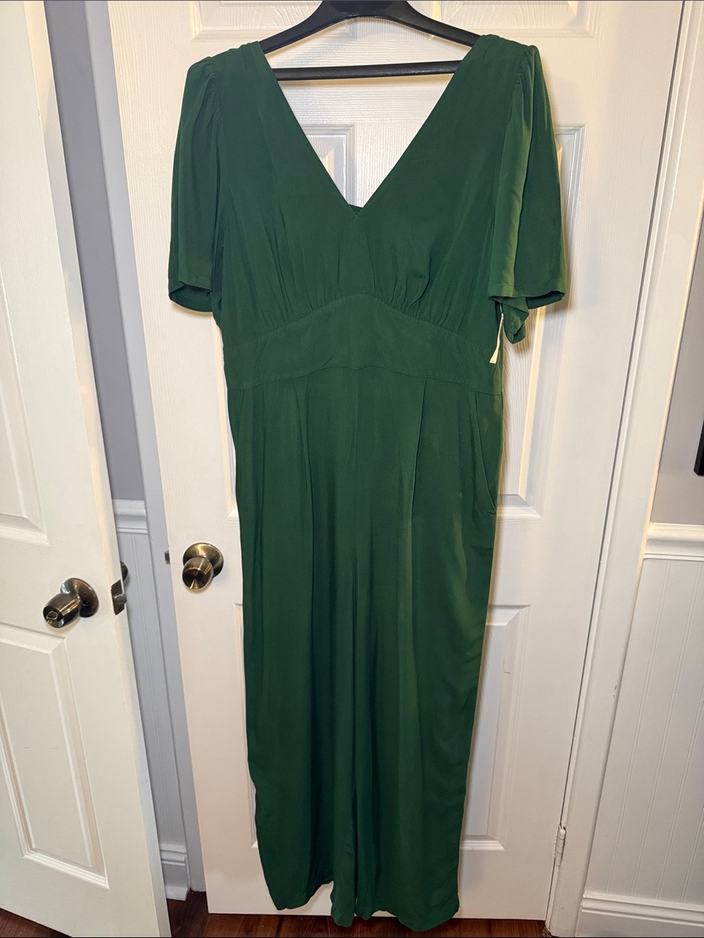 Old Navy Deep Green Jumpsuit NWT Flowy Wide Leg Pockets Flutter Sleeves